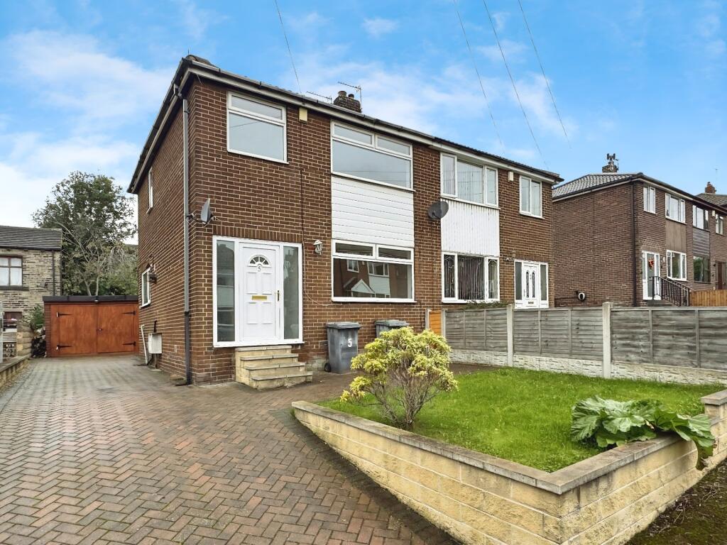 3 bed Semi Detached for rent in Cleckheaton. From Whitegates - Cleckheaton