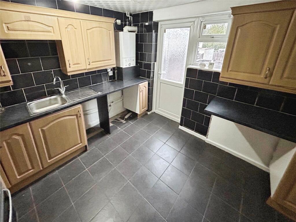 3 bed Mid Terraced House for rent in Coventry. From Whitegates - Coventry