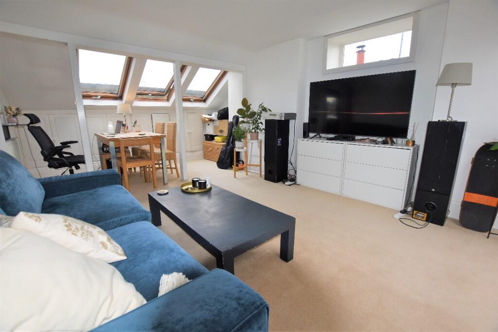 1 bed 1st Floor Flat for rent in London. From Quest Property Services - London