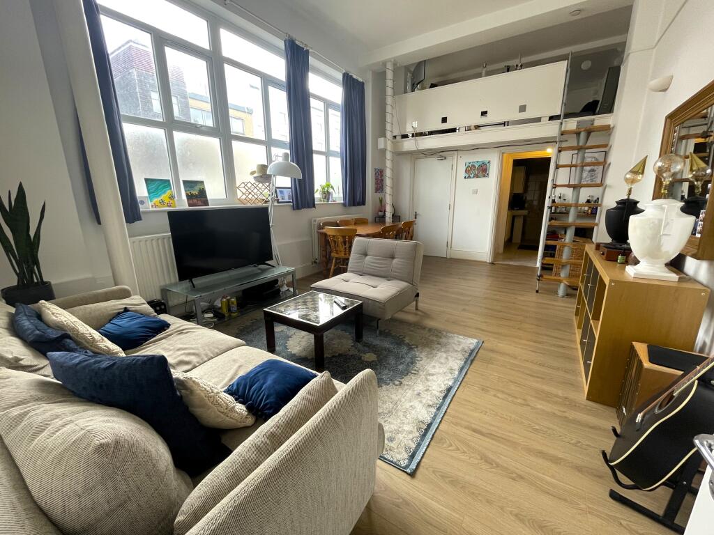 1 bed 1st Floor Flat for rent in Stoke Newington. From Quest Property Services - London