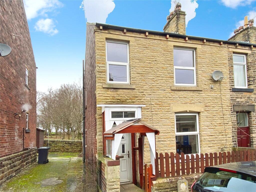 3 bed End of Terrace for rent in Liversedge. From Whitegates - Dewsbury 3 bed End of Terrace for rent in Liversedge. From Whitegates - Dewsbury