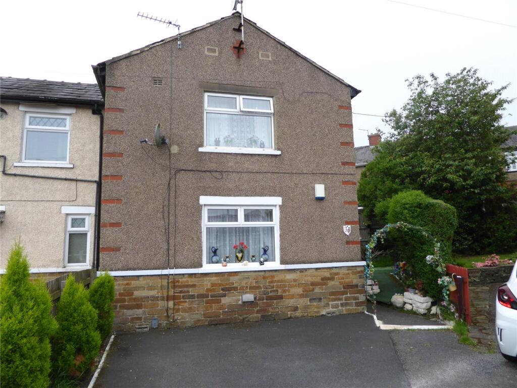 2 bed End of Terrace for rent in Halifax. From Whitegates - Halifax