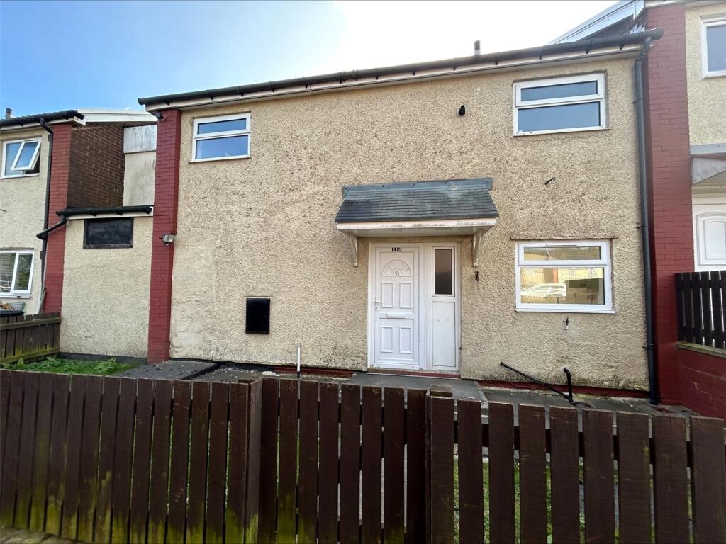 4 bed Mid Terraced House for rent in Halifax. From Whitegates - Halifax