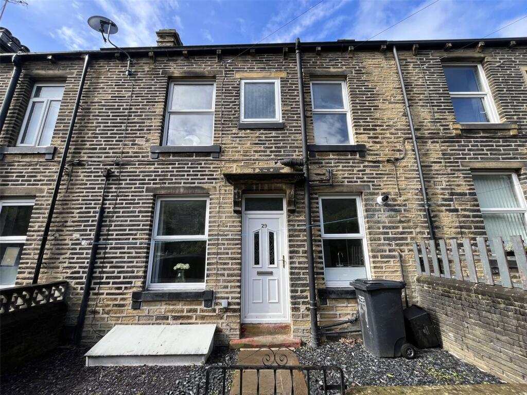 2 bed Mid Terraced House for rent in Norland Town. From Whitegates - Halifax 2 bed Mid Terraced House for rent in Norland Town. From Whitegates - Halifax