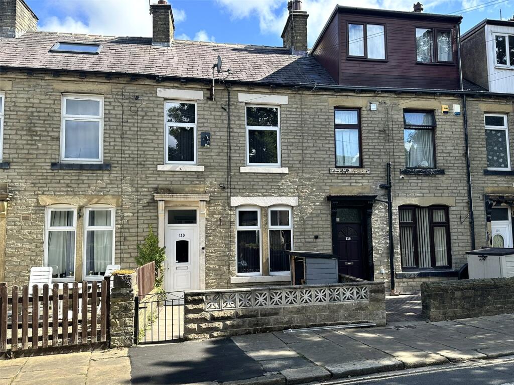 3 bed Mid Terraced House for rent in Halifax. From Whitegates - Halifax