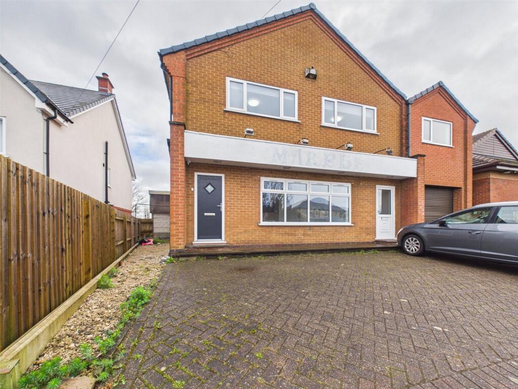 4 bed Apartment for rent in Ilkeston. From Whitegates - Heanor