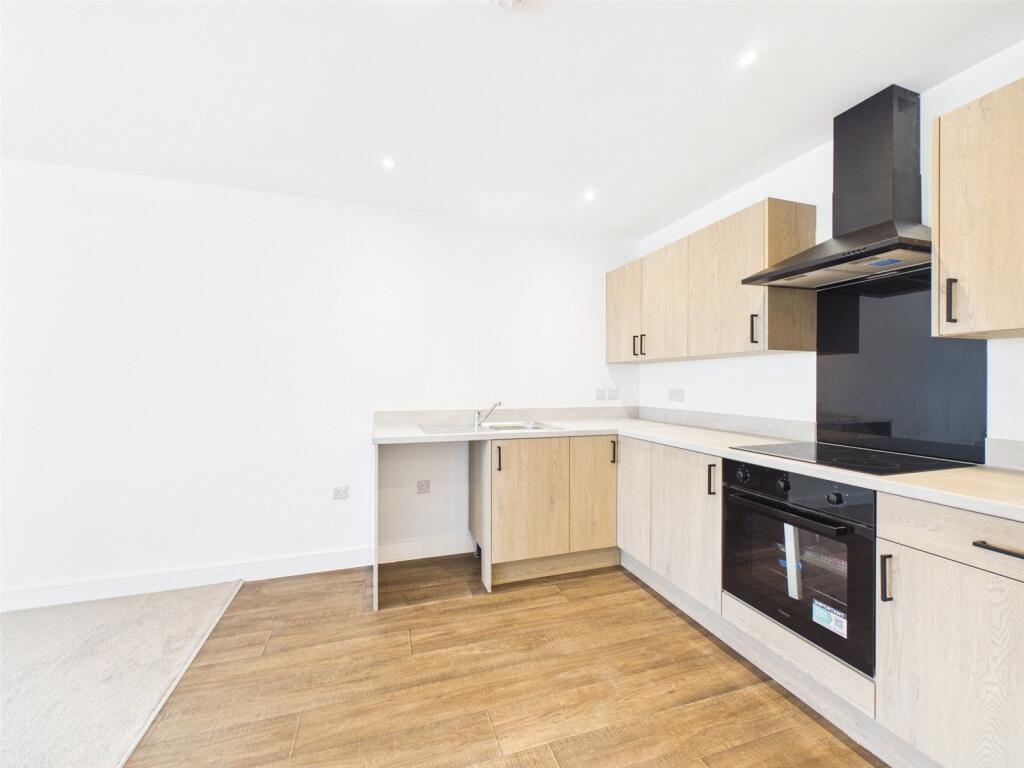 2 bed Apartment for rent in Ilkeston. From Whitegates - Heanor