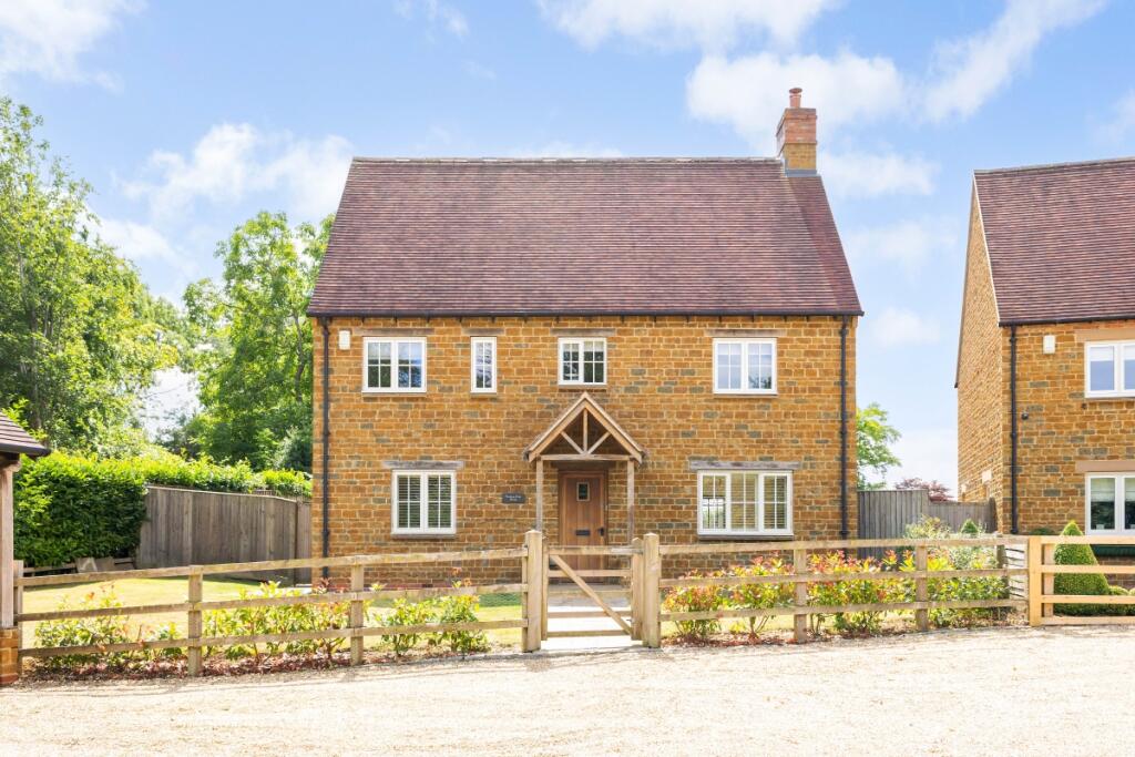 4 bed Detached for rent in Overthorpe. From Hamptons - Banbury