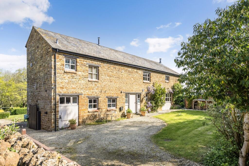 4 bed Barn for rent in Chacombe. From Hamptons - Banbury