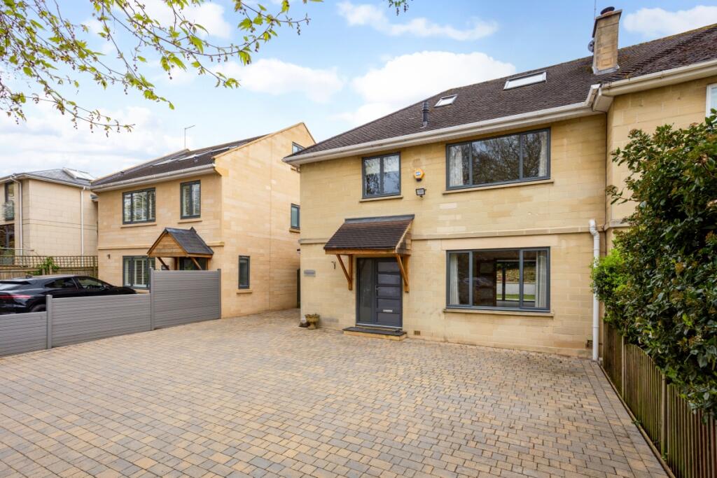 4 bed Semi Detached for rent in Bath. From Hamptons - Bath 4 bed Semi Detached for rent in Bath. From Hamptons - Bath