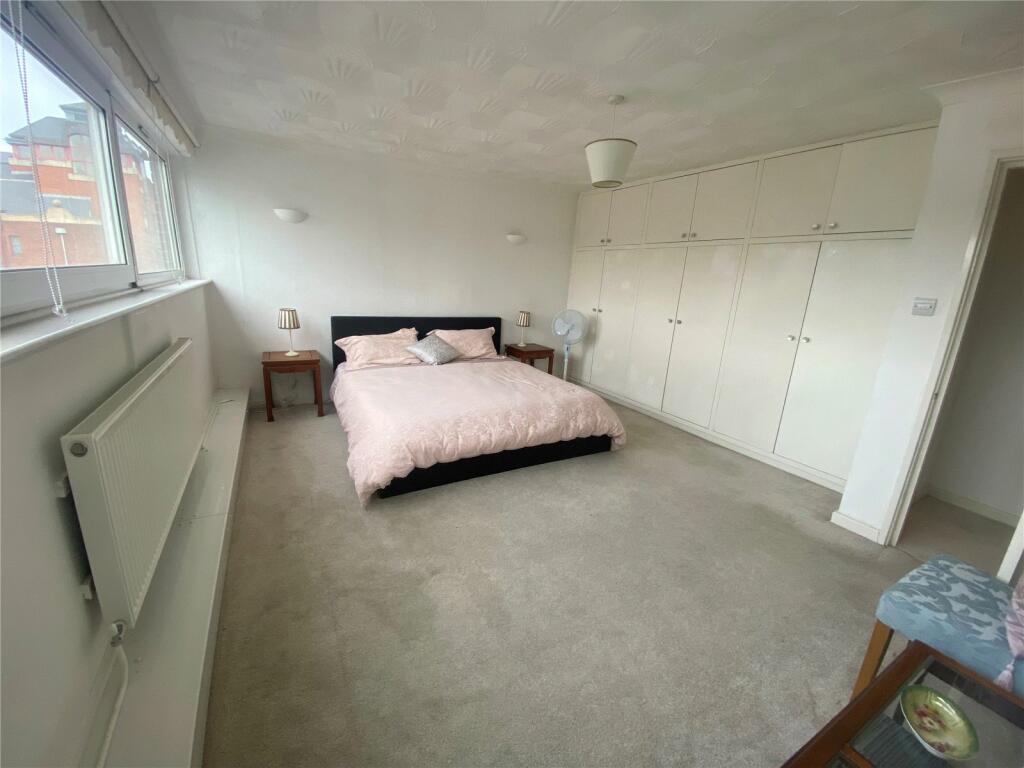 2 bed Apartment for rent in Beckenham. From Sinclair Hammelton