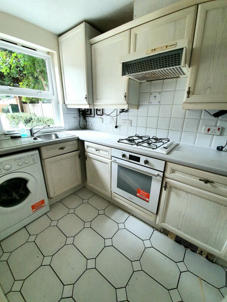 2 bed End Terraced House for rent in Beckenham. From Sinclair Hammelton