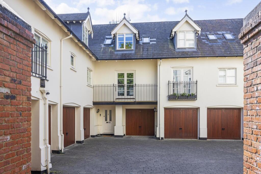 3 bed Mews for rent in Cheltenham. From Hamptons - Cheltenham