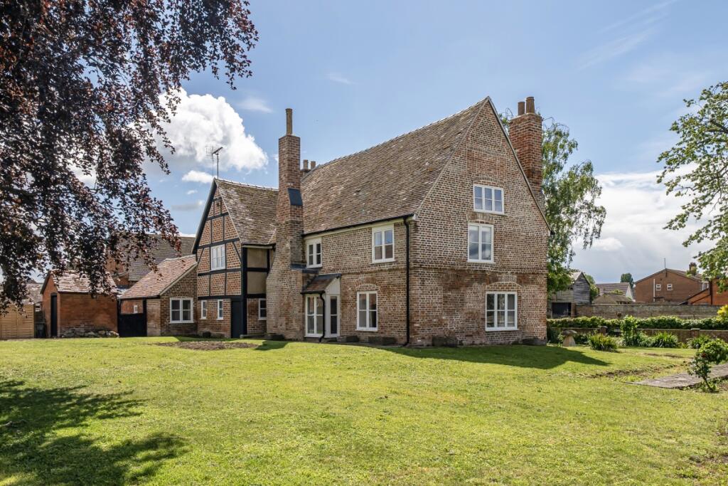 4 bed Detached for rent in Longford. From Hamptons - Cheltenham 4 bed Detached for rent in Longford. From Hamptons - Cheltenham
