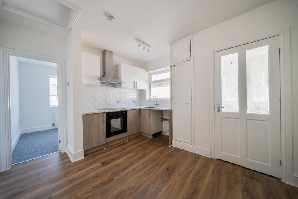 3 bed 1st Floor Flat for rent in Upper Siddington. From Hamptons - Cheltenham
