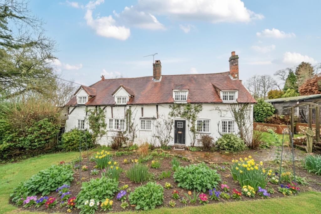 5 bed Detached for rent in Kingsley. From Hamptons - Farnham 5 bed Detached for rent in Kingsley. From Hamptons - Farnham