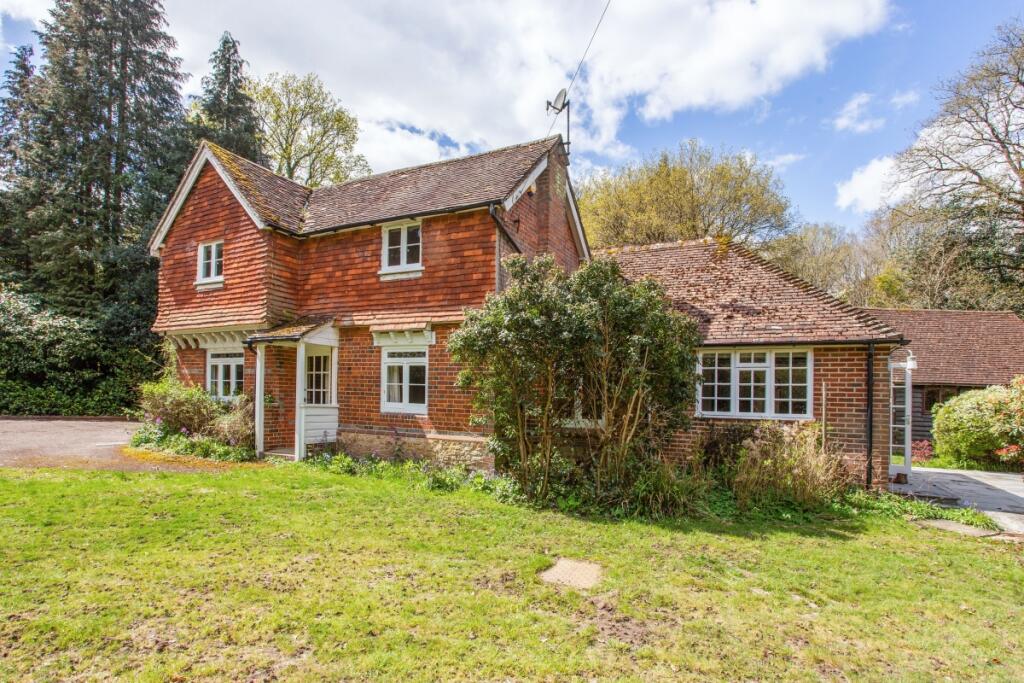 3 bed Cottage for rent in Churt. From Hamptons - Farnham