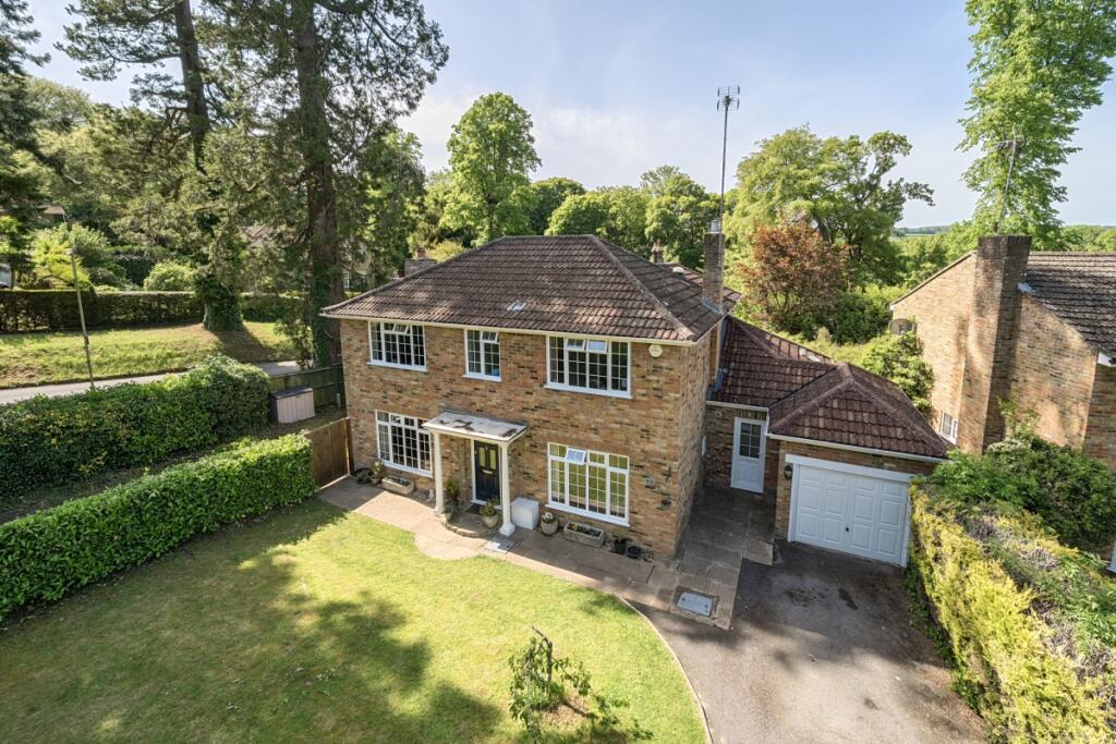 4 bed Detached for rent in Alton. From Hamptons - Farnham 4 bed Detached for rent in Alton. From Hamptons - Farnham