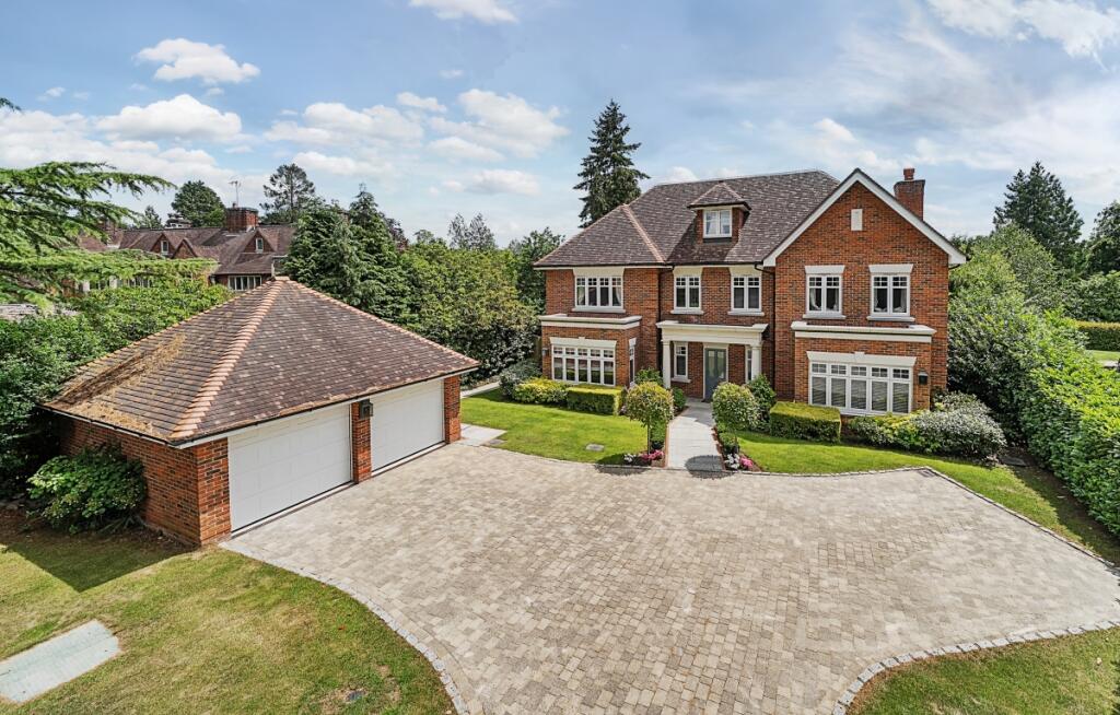 6 bed Detached for rent in Compton. From Hamptons - Farnham