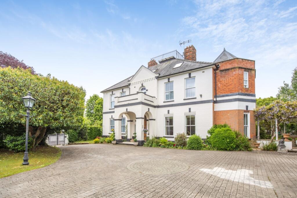 8 bed Detached for rent in Crondall. From Hamptons - Farnham 8 bed Detached for rent in Crondall. From Hamptons - Farnham
