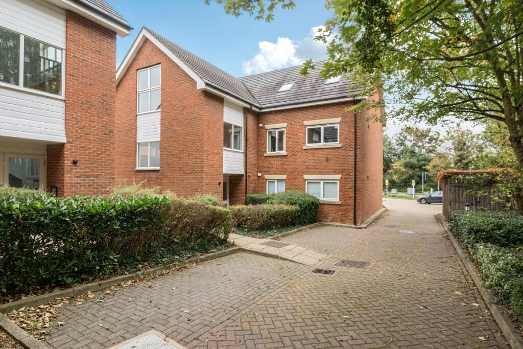 2 bed 1st Floor Flat for rent in Harpenden. From Hamptons - Harpenden