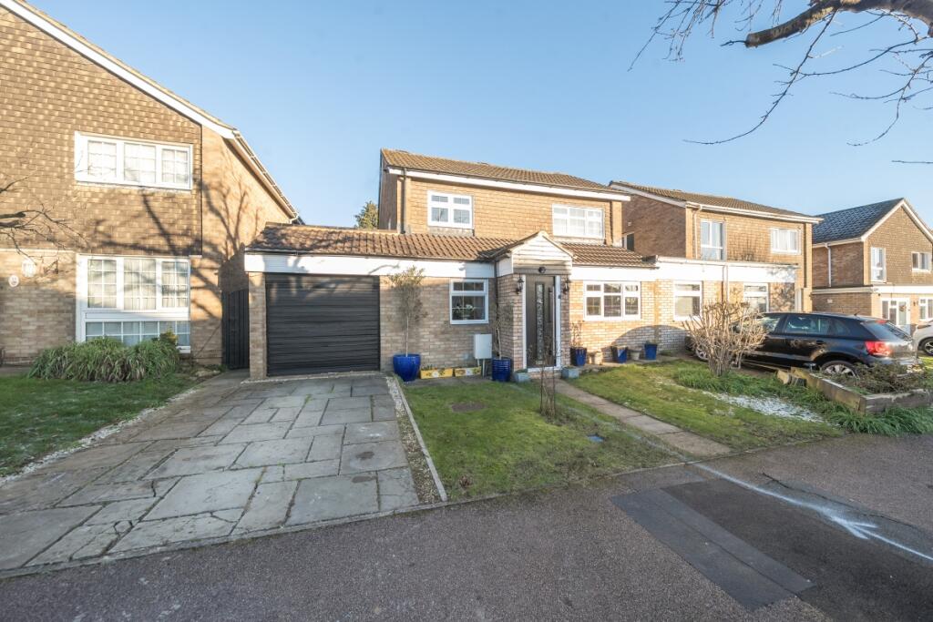 3 bed Detached for rent in Redbourn. From Hamptons - Harpenden 3 bed Detached for rent in Redbourn. From Hamptons - Harpenden
