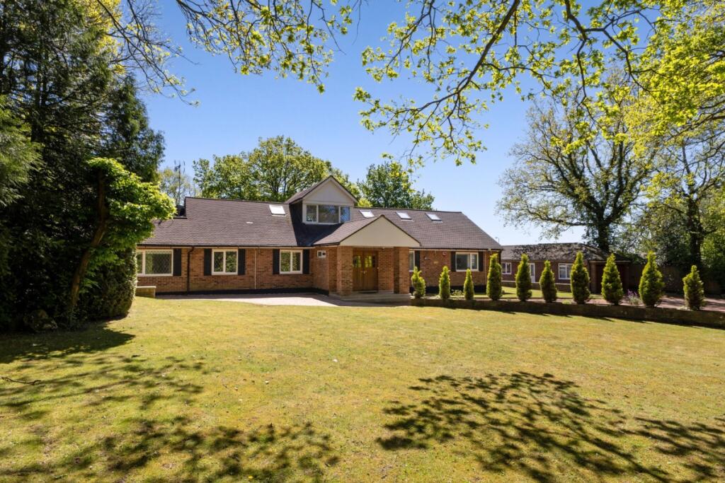 5 bed Detached for rent in Markyate. From Hamptons - Harpenden