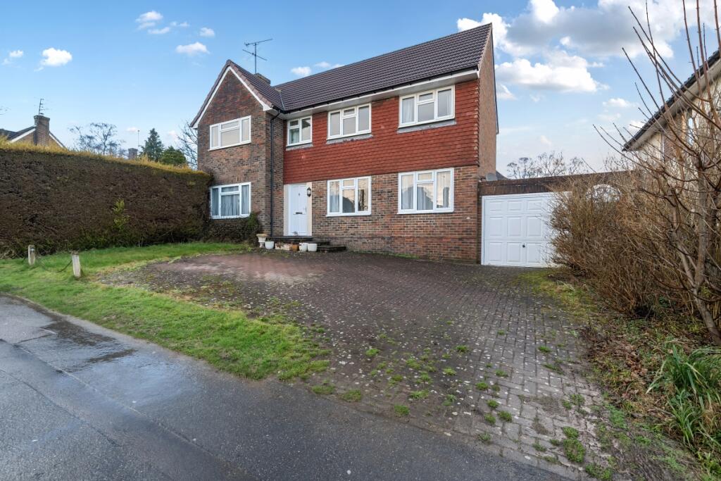 4 bed Detached for rent in Haywards Heath. From Hamptons - Haywards Heath 4 bed Detached for rent in Haywards Heath. From Hamptons - Haywards Heath