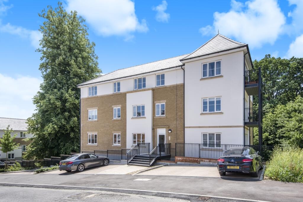 2 bed 1st Floor Flat for rent in Haywards Heath. From Hamptons - Haywards Heath