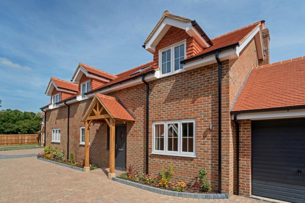 4 bed Detached for rent in Warninglid. From Hamptons - Haywards Heath 4 bed Detached for rent in Warninglid. From Hamptons - Haywards Heath