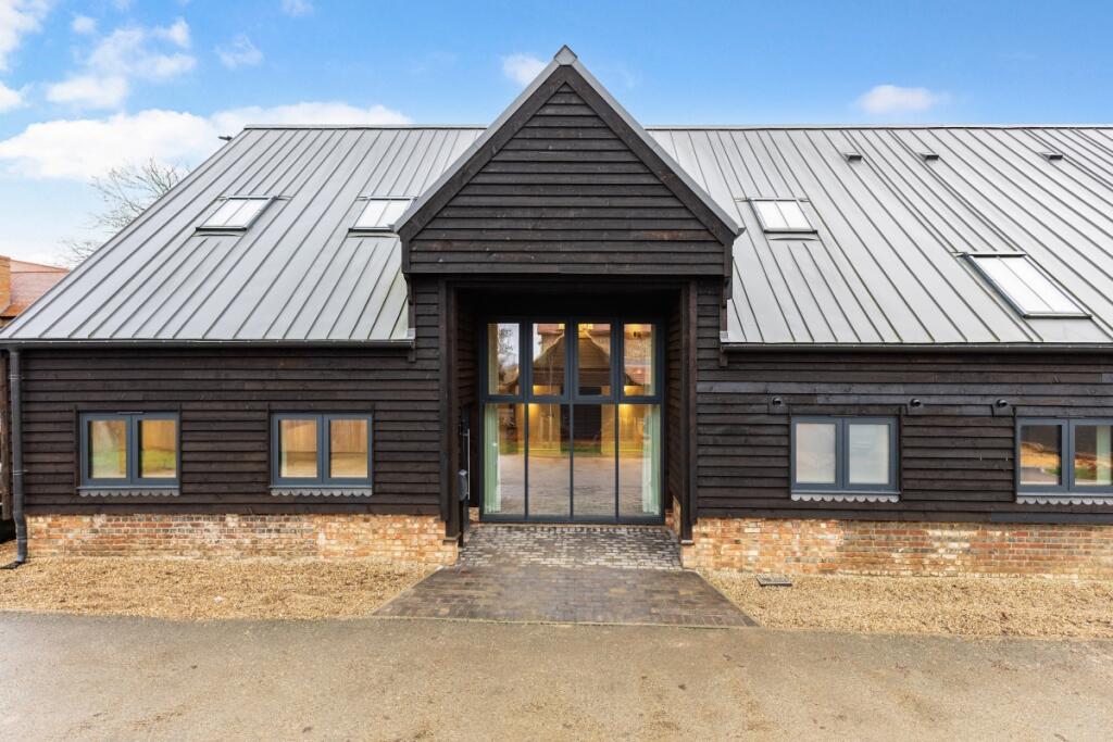 5 bed Barn for rent in Preston Crowmarsh. From Hamptons - Henley-on-Thames
