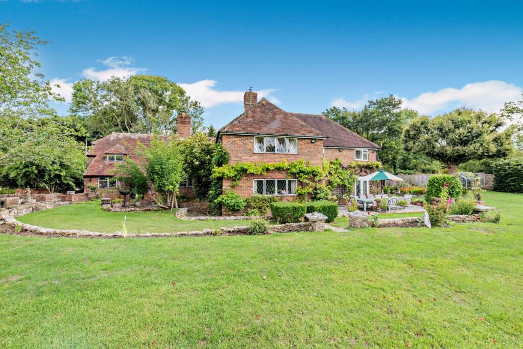 7 bed Detached for rent in Billingshurst. From Hamptons - Horsham