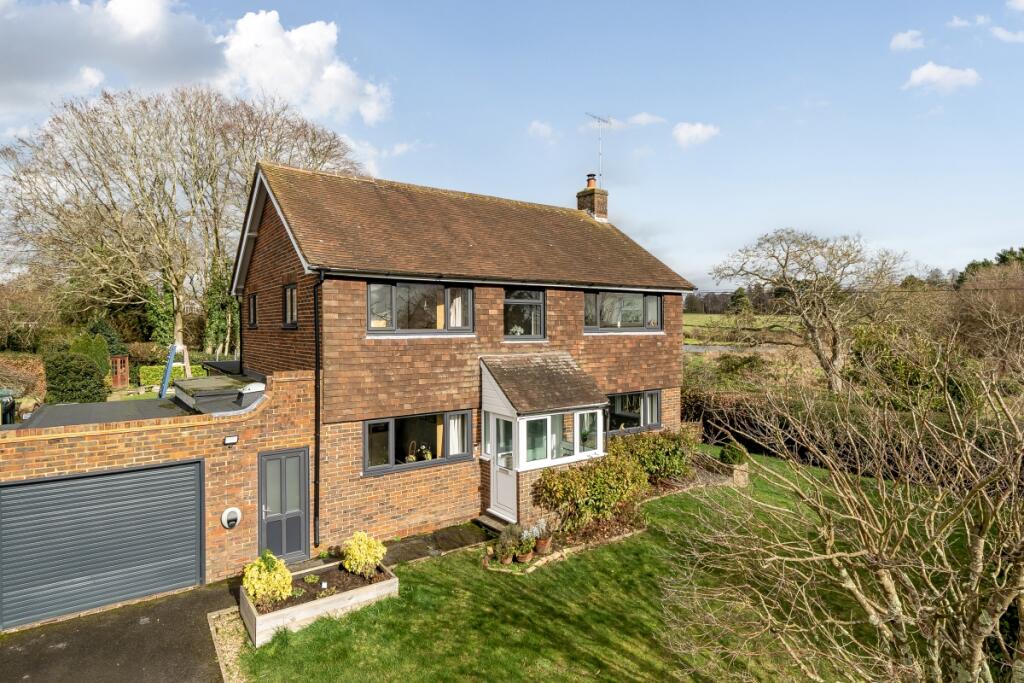 4 bed Detached for rent in Crabtree. From Hamptons - Horsham 4 bed Detached for rent in Crabtree. From Hamptons - Horsham