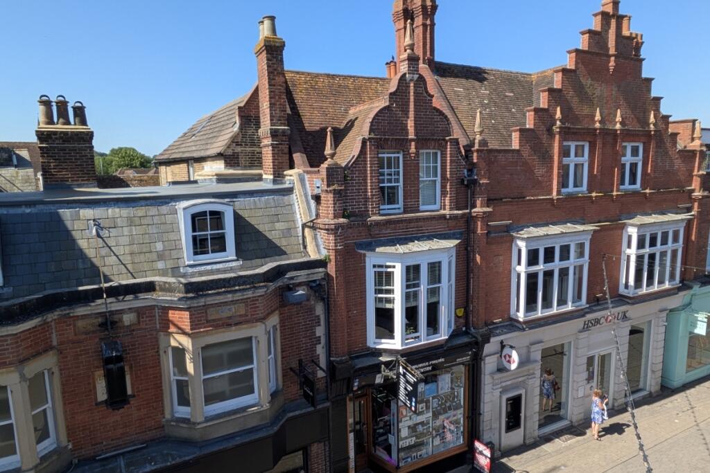 2 bed Apartment for rent in Horsham. From Hamptons - Horsham