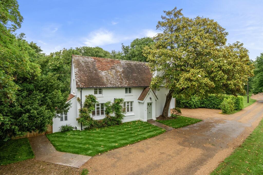 2 bed Cottage for rent in Mannings Heath. From Hamptons - Horsham 2 bed Cottage for rent in Mannings Heath. From Hamptons - Horsham