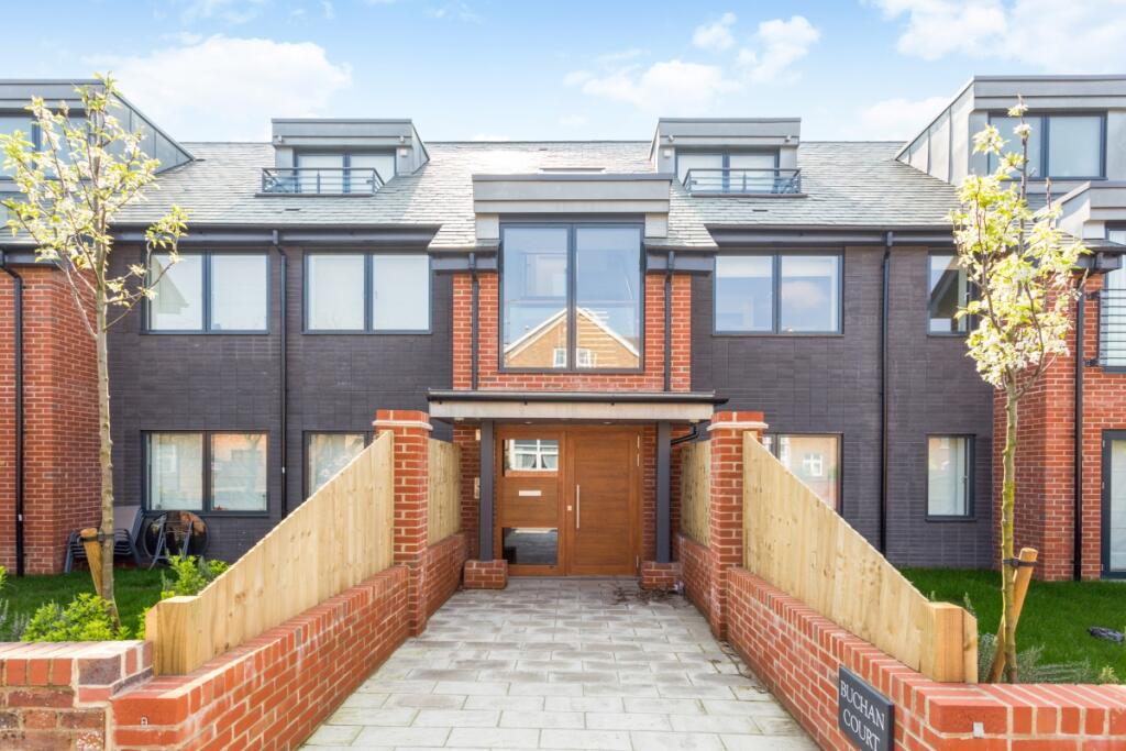 1 bed 1st Floor Flat for rent in Tower Hill. From Hamptons - Horsham