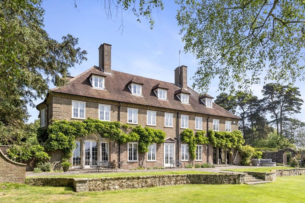 7 bed Detached for rent in Colgate. From Hamptons - Horsham 7 bed Detached for rent in Colgate. From Hamptons - Horsham