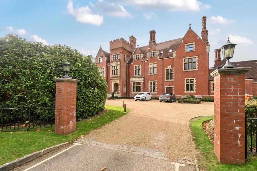 2 bed 1st Floor Flat for rent in Horsham. From Hamptons - Horsham