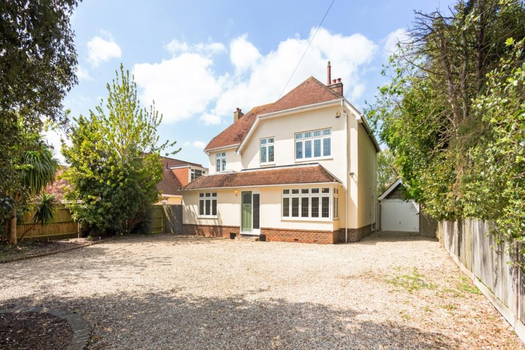 4 bed Detached for rent in Pagham. From Hamptons - Horsham 4 bed Detached for rent in Pagham. From Hamptons - Horsham