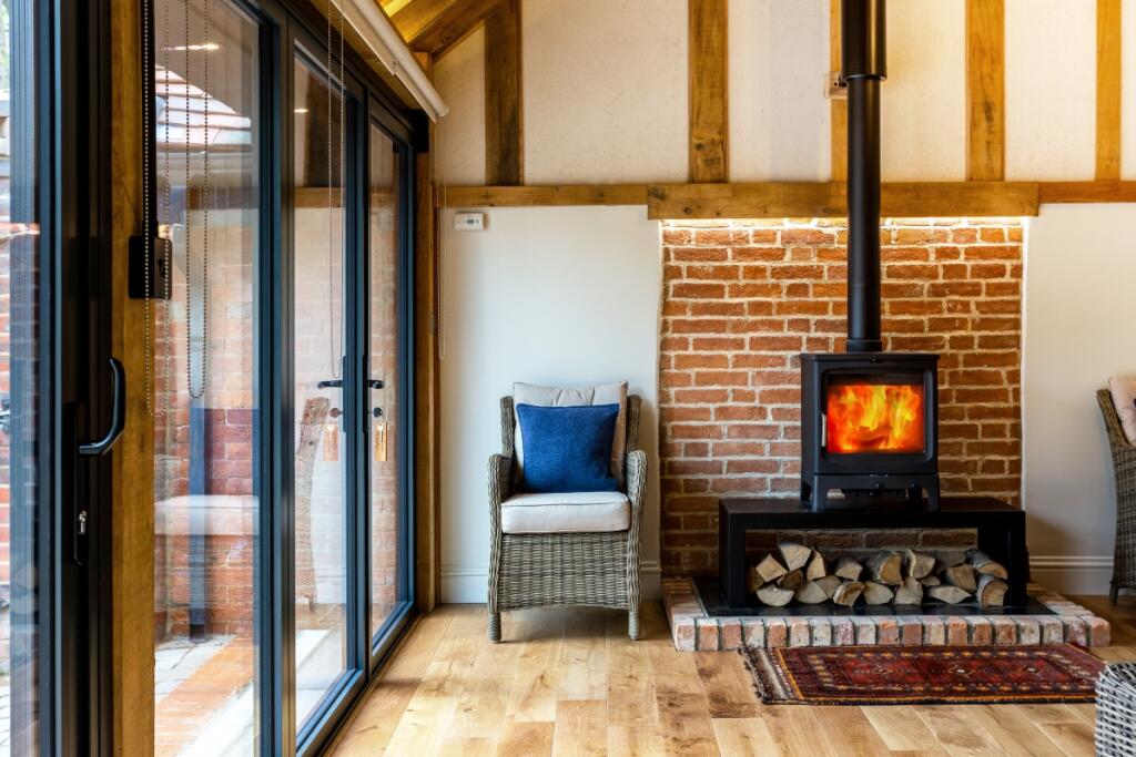 1 bed Bungalow for rent in Tower Hill. From Hamptons - Horsham