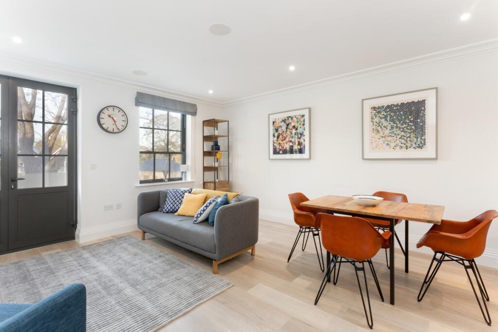 2 bed Apartment for rent in Taplow. From Hamptons - Maidenhead