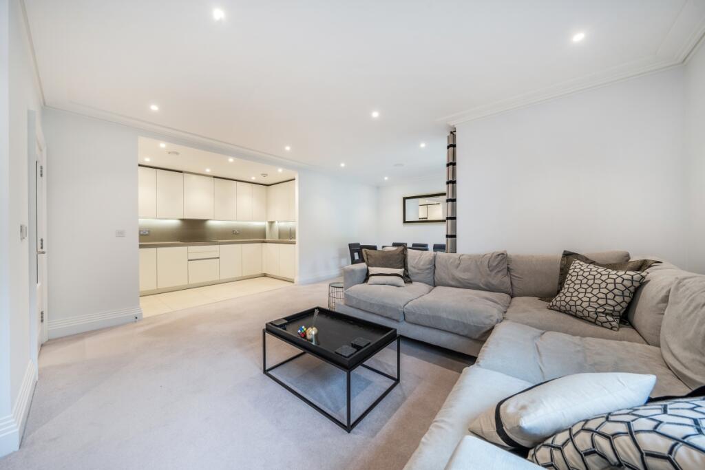 2 bed Apartment for rent in Taplow. From Hamptons - Maidenhead