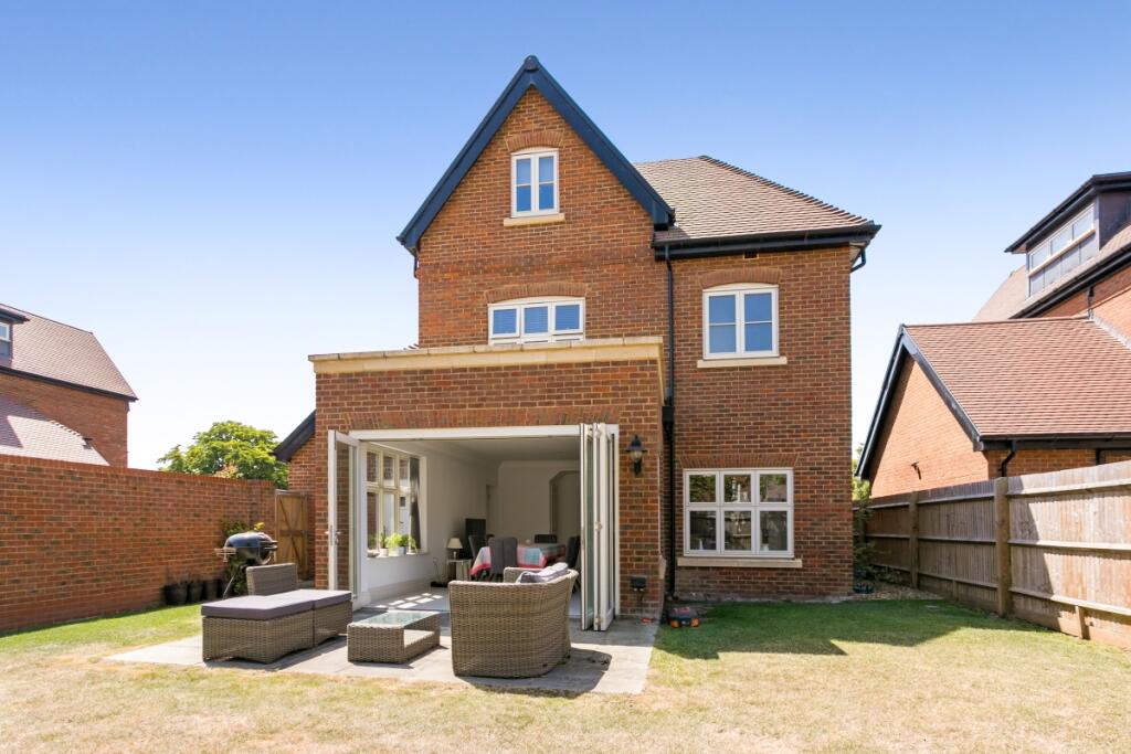 4 bed Detached for rent in Taplow. From Hamptons - Maidenhead 4 bed Detached for rent in Taplow. From Hamptons - Maidenhead