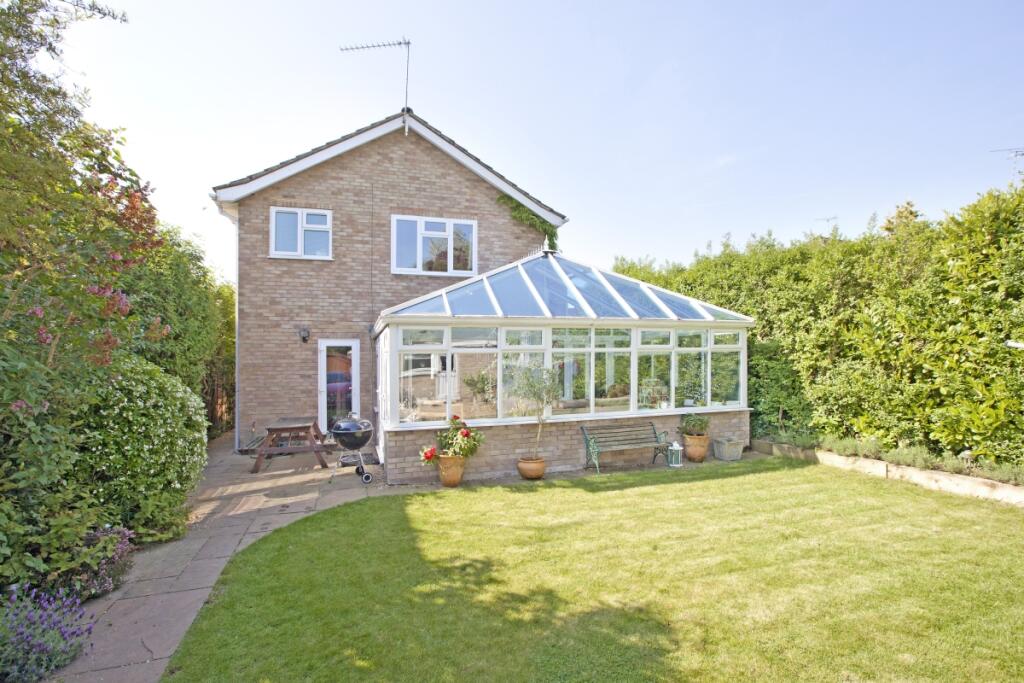 4 bed Detached for rent in Taplow. From Hamptons - Maidenhead 4 bed Detached for rent in Taplow. From Hamptons - Maidenhead