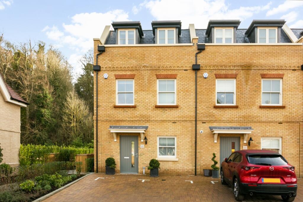 3 bed End of Terrace for rent in Taplow. From Hamptons - Maidenhead 3 bed End of Terrace for rent in Taplow. From Hamptons - Maidenhead