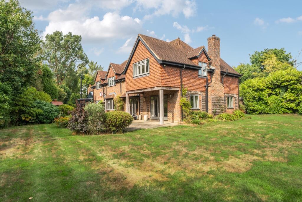 6 bed Detached for rent in Winkfield Street. From Hamptons - Maidenhead 6 bed Detached for rent in Winkfield Street. From Hamptons - Maidenhead