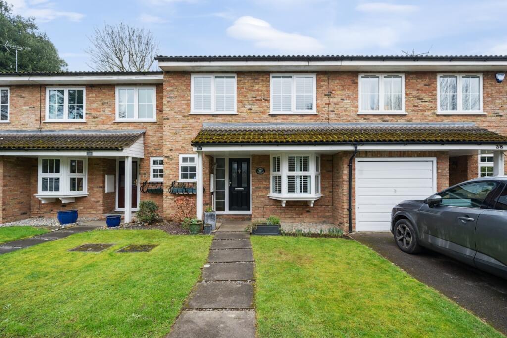 4 bed Mid Terraced House for rent in Maidenhead. From Hamptons - Maidenhead