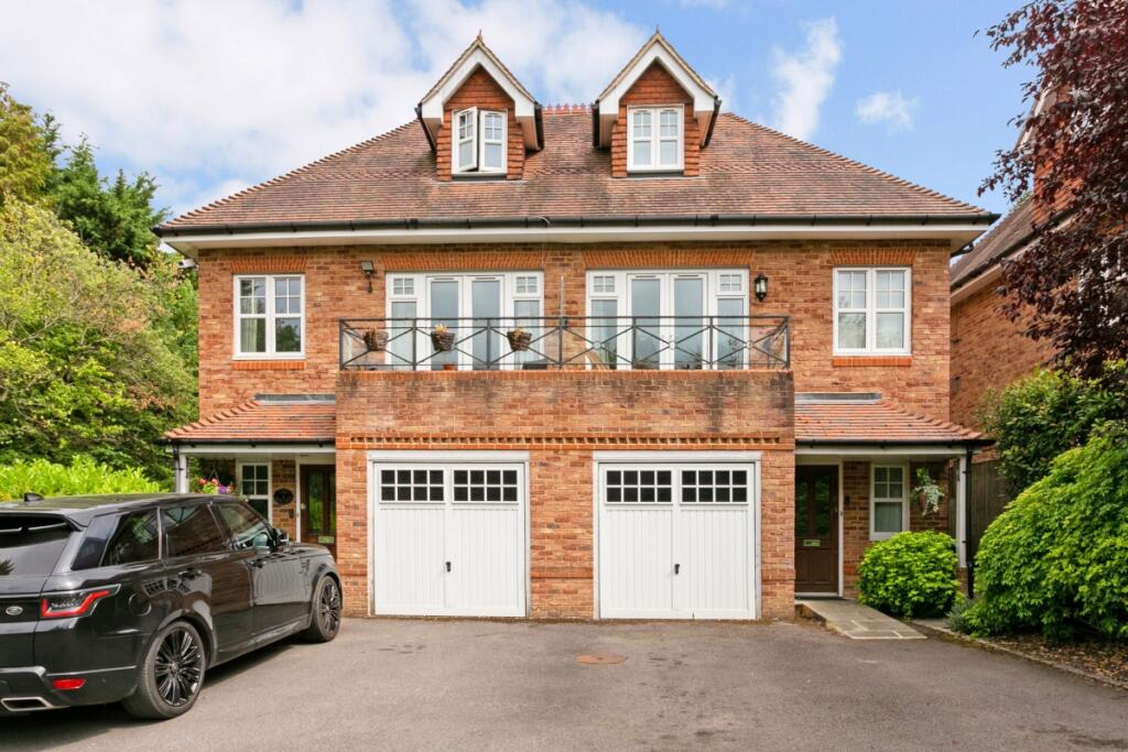 3 bed Semi Detached for rent in Hitchambury. From Hamptons - Maidenhead 3 bed Semi Detached for rent in Hitchambury. From Hamptons - Maidenhead