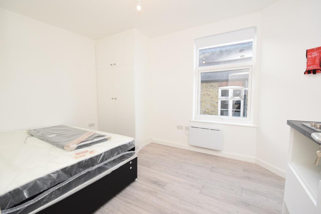 1 bed Flat for rent in Bushey. From ElliotLee