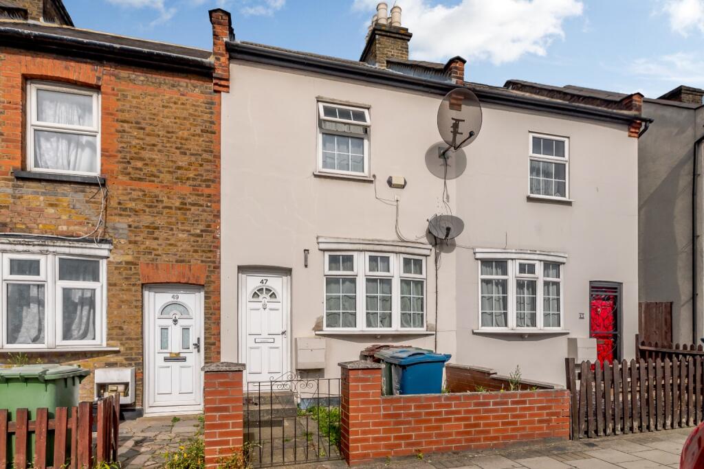 2 bed Mid Terraced House for rent in Harrow. From ElliotLee